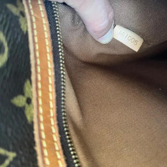 Louis Vuitton authentic vintage retired cross body bag adjustable strap - Picture 6 of 17